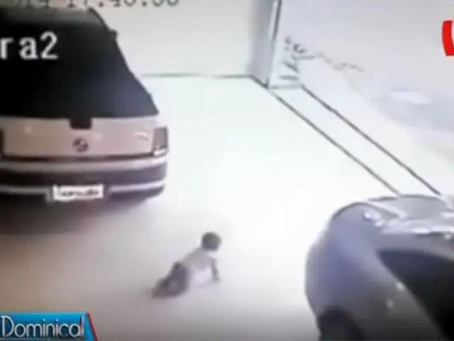 Increíble suerte: niño es arrollado por un auto y sobrevive