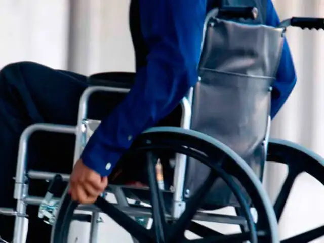 La controvertida ONG que da placer a personas discapacitadas
