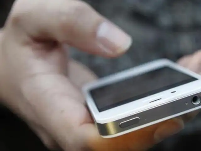 Arequipa: enamorado robó celular a su pareja para leer sus mensajes de texto