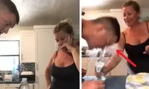 Intentó realizar truco de la botella a su madre pero ella lo deja en completo ridículo