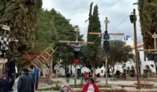 Insólito: crucifican a niño de 9 años para “pedir paz en el mundo”