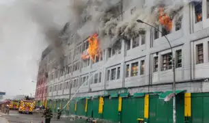 Las Malvinas: tras el incendio existe el peligro que estructura de galería colapse