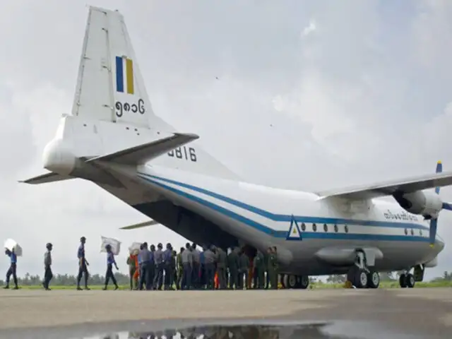 Birmania: recuperan 30 cuerpos del avión militar estrellado
