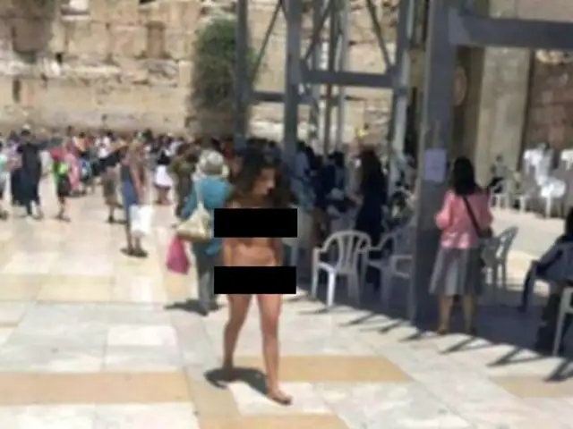VIDEO: mujer es arrestada por desnudarse en el Muro de los Lamentos