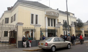 Tragedia de Cerro San Cristóbal: deudos llegan a la Morgue Central de Lima