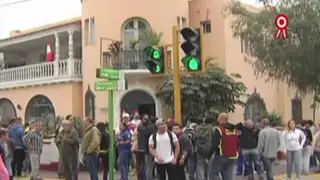 Se formaron largas colas de venezolanos en Lima que votaron en plesbicito