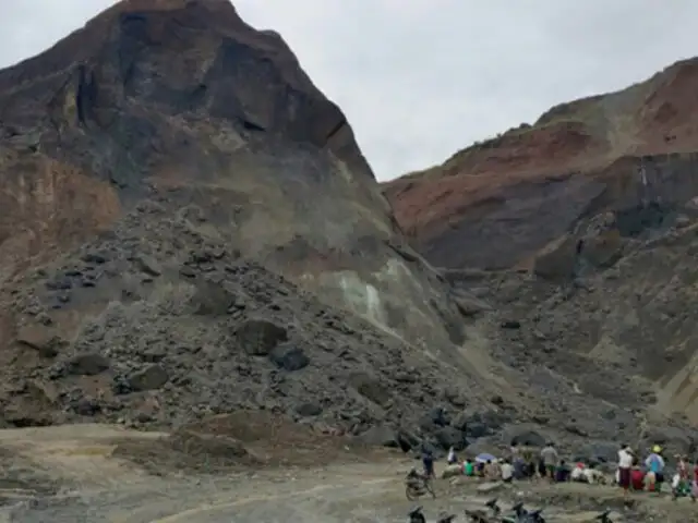 Sismo en Arequipa: deslizamiento sepultó dos camiones de carga