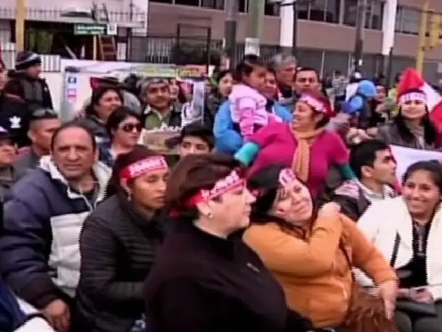 Peruanos llegan desde provincia para ver el Desfile Militar