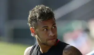 Neymar llegó a Barcelona para definir su futuro