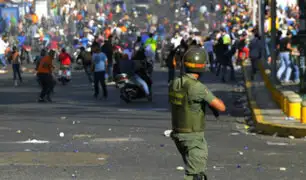 Cancillería evalúa evacuar a nuestros compatriotas de Venezuela