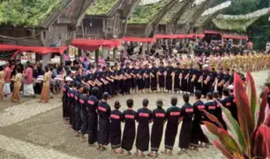 [VIDEO] Indonesia: lo que hacen con los cadáveres en esta tradición te sorprenderá