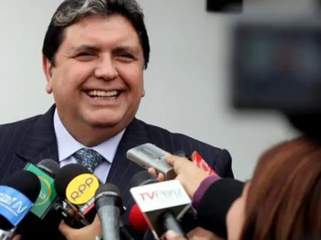 Alan García: "Al lado de otros presidentes vendidos, yo me considero limpio"