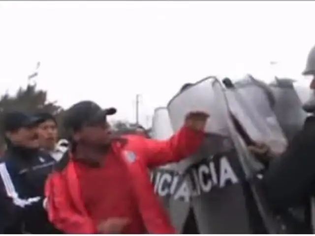 Chimbote: maestros en huelga toman la Panamericana Norte