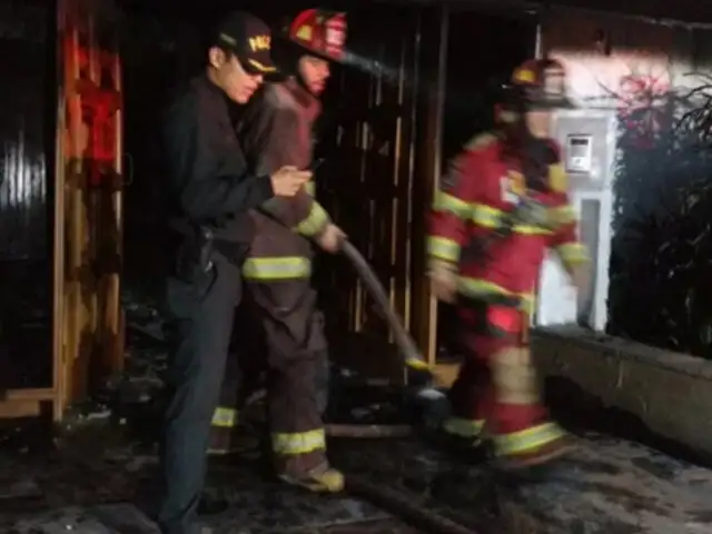 Al menos cinco heridos dejó incendio en edificio de San Isidro