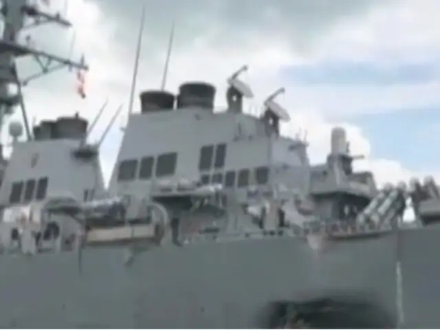 Choca destructor misil de EEUU contra buque petrolero en Singapur