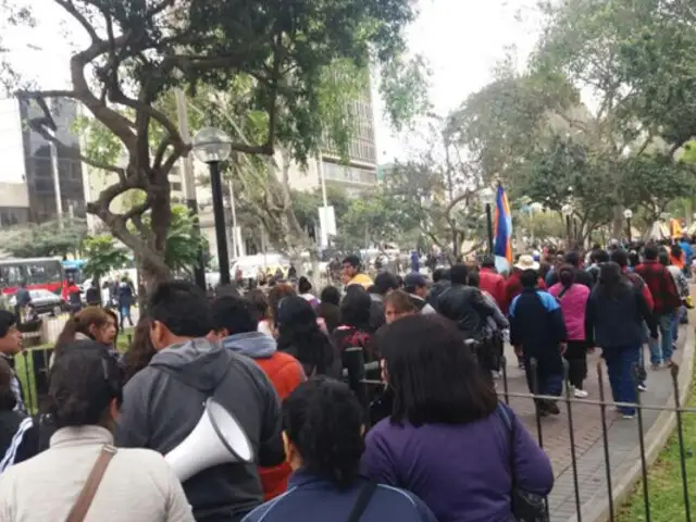 Huelga de maestros: docentes tomaron parque Kennedy en Miraflores