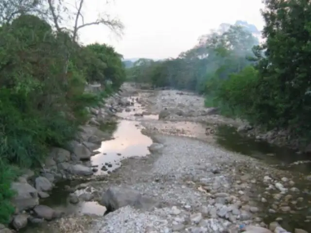Doce turistas estuvieron en peligro tras crecida de río en Tarapoto