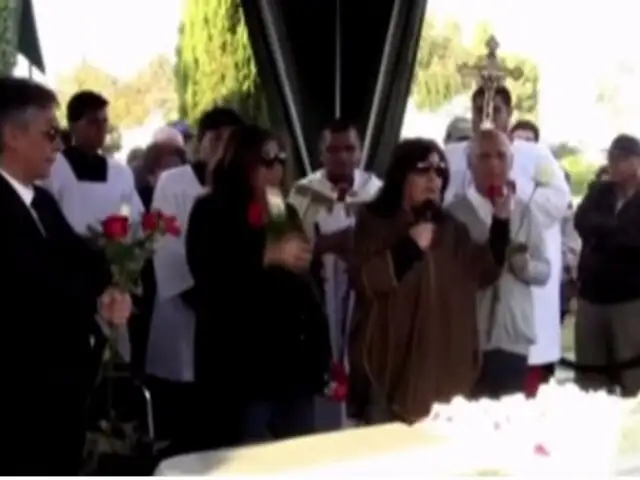 Ica: así fue el entierro de los restos de la madre de Ana Jara