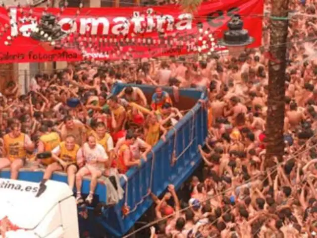 Más de 200 mil personas participaron en festival de la Tomatina en España