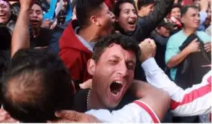 Celebraciones de los hinchas en la Calle de las Pizzas por triunfo de Perú