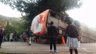 Al menos 7 pasajeros mueren en Ayacucho tras despiste de bus interprovincial
