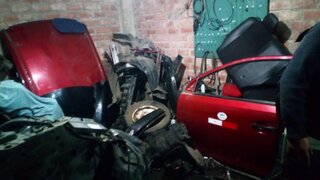 Capturan a delincuentes que desmantelaban autos en Lima Norte