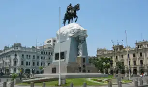 Plaza San Martín: MML repone césped tras huelga magisterial