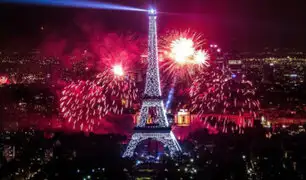 Francia: torre Eiffel ofrece espectáculo por los 300 millones de visitas