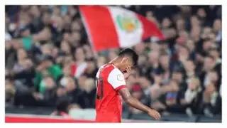 Selección bicolor: Renato Tapia se lesionó en partido del Feyenoord