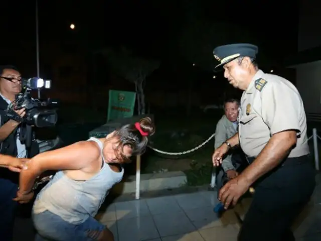 No respetan: mujeres ebrias se resisten a ser intervenidas y agreden a Policías