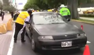Conductores de taxis colectivos se resisten a ser intervenidos en la avenida Arequipa