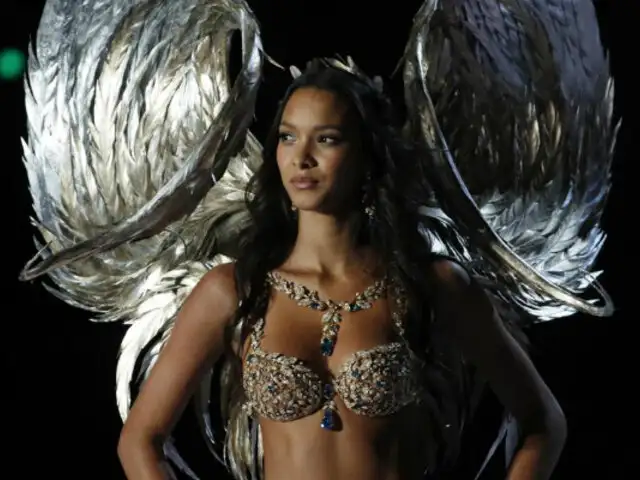 Desfile anual de las 'ángeles' de Victoria's Secret se realizó por primera vez en Asia