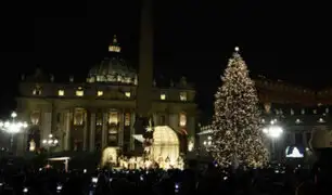 Vaticano: encienden luces del Pesebre y Árbol de Navidad
