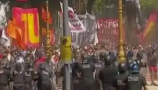 Argentina: manifestantes se enfrentan a la policía en exteriores de Congreso