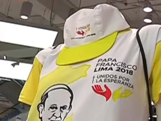Ponen en venta el ‘Kit peregrino’ tras la llegada del Papa Francisco al Perú