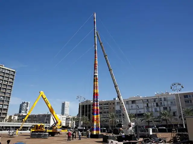 Israel: Construyen torre de 36 metros de altura con piezas de Lego