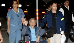 Alberto Fujimori llega a condominio de La Molina tras abandonar clínica
