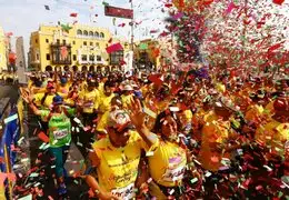Miles de personas participan en la maratón “Lima corre con el Papa”