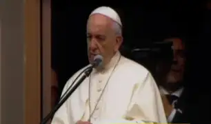 Papa Francisco reza junto a fieles congregados en la Nunciatura Apostólica