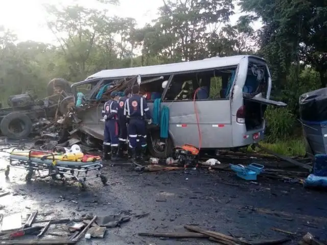 Triple choque en una carretera de Brasil deja 13 muertos y 39 heridos