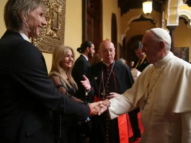 Francisco en Perú: papa bendijo a Ricardo Gareca y su familia
