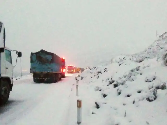 Se reanuda tránsito en la Carretera Central tras intensa nevada