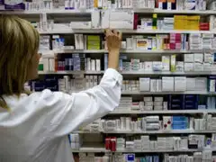 Ministerio de Salud planea que ciudadanos se vacunen en boticas y farmacias