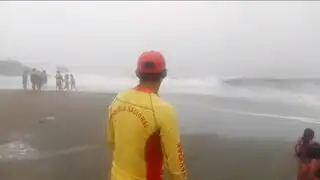 Costa Verde: colocaron banderas rojas en las playas por intensa neblina