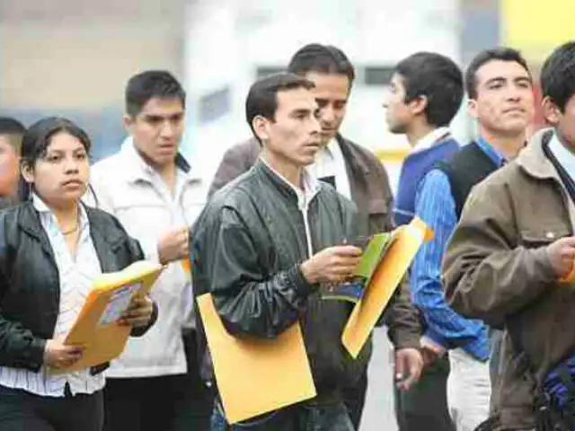 Estudiantes piden modificación de polémica ley de trabajo juvenil