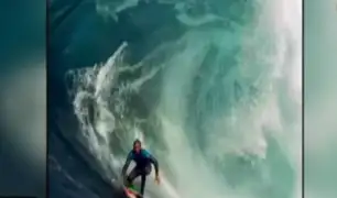 Surfistas desafían olas gigantescas en las playas de Portugal