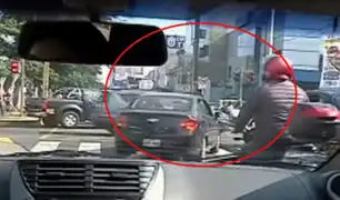 Av. Arequipa: conductores no respetan señales de tránsito e invaden vías prohibidas
