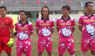 Un equipo de fútbol se hace viral por sus uniformes de Hello Kitty [FOTOS]