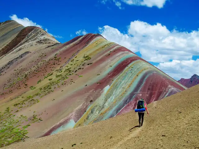 Montaña de Siete Colores en el Cusco fue concesionada a minera canadiense