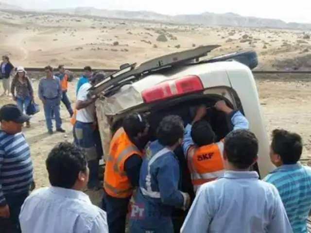 Puno: cuatro muertos y trece heridos deja despiste de minivan